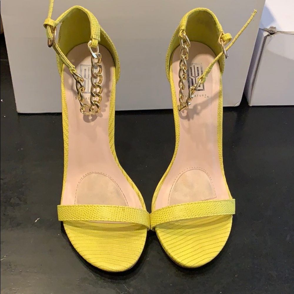 Signature Heels - Picture 2 of 3